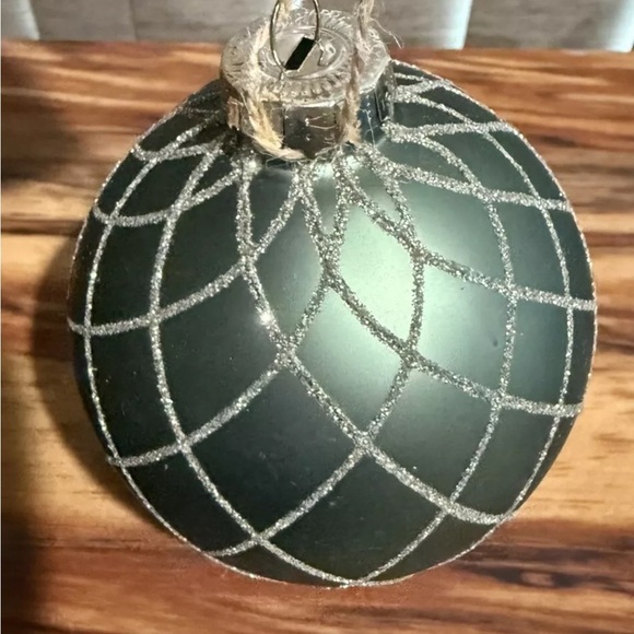 Barnes & Noble Holiday Christmas Collection THREE Ornaments Green Silver Glitter - Picture 5 of 6